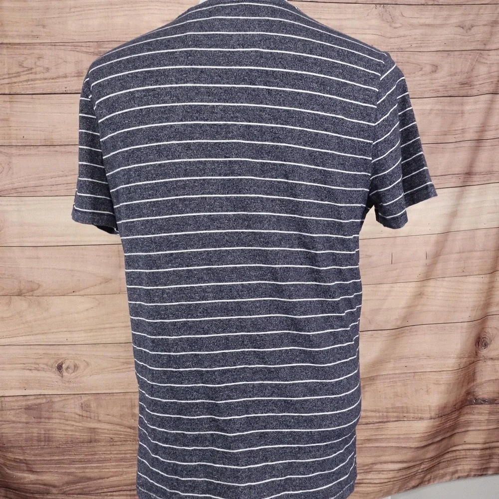 Banana Republic Shirt Mens Large Blue Striped Quick Dry Split Neck Tee T-Shirt